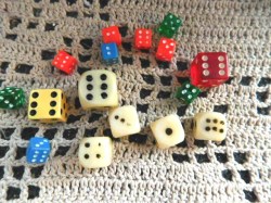 CHOICE OF THREE LOTS OF VARYING SIZED DICE DIE, MARBLES